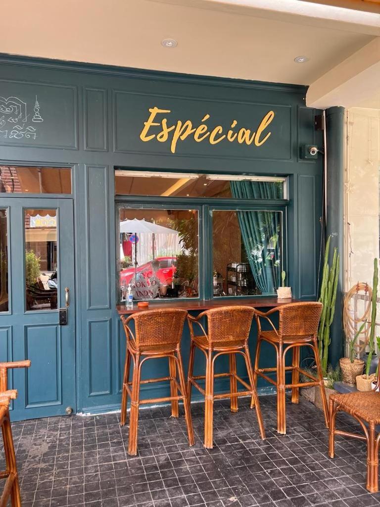 Petit Espace Boutique Hostel Вьентьян Экстерьер фото