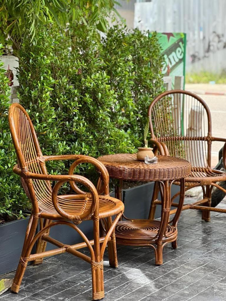 Petit Espace Boutique Hostel Вьентьян Экстерьер фото