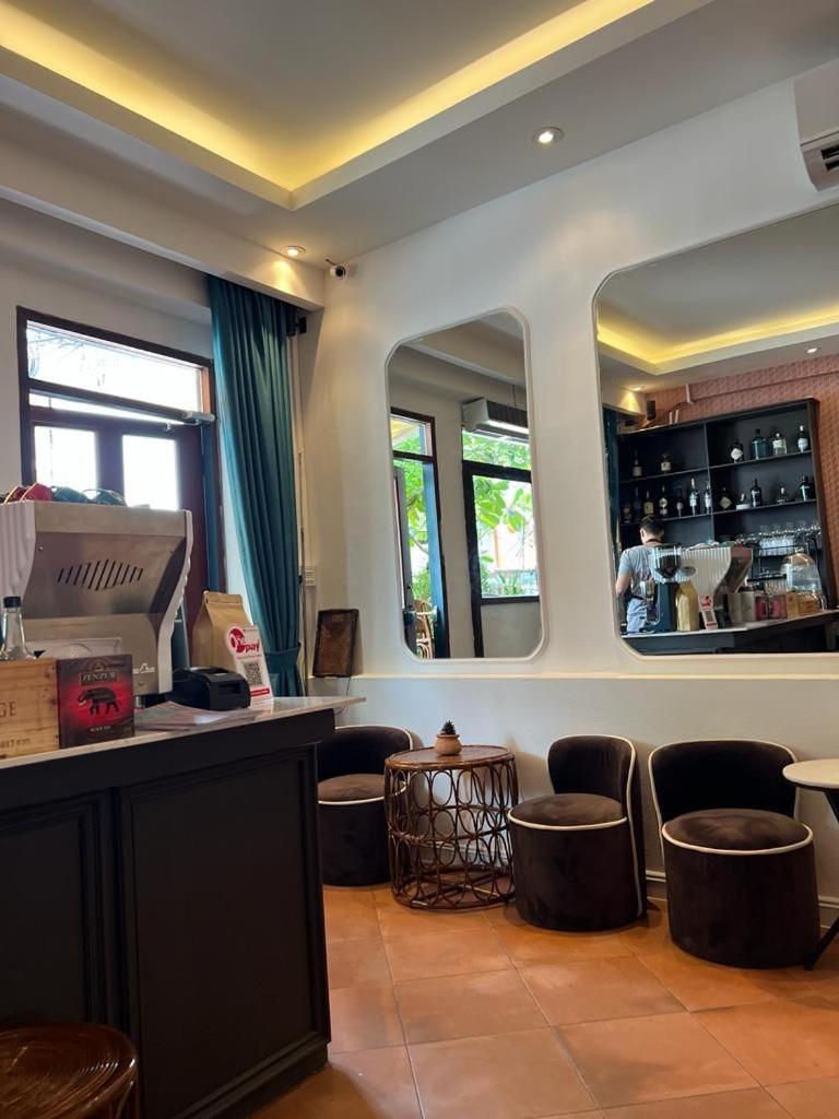 Petit Espace Boutique Hostel Вьентьян Экстерьер фото