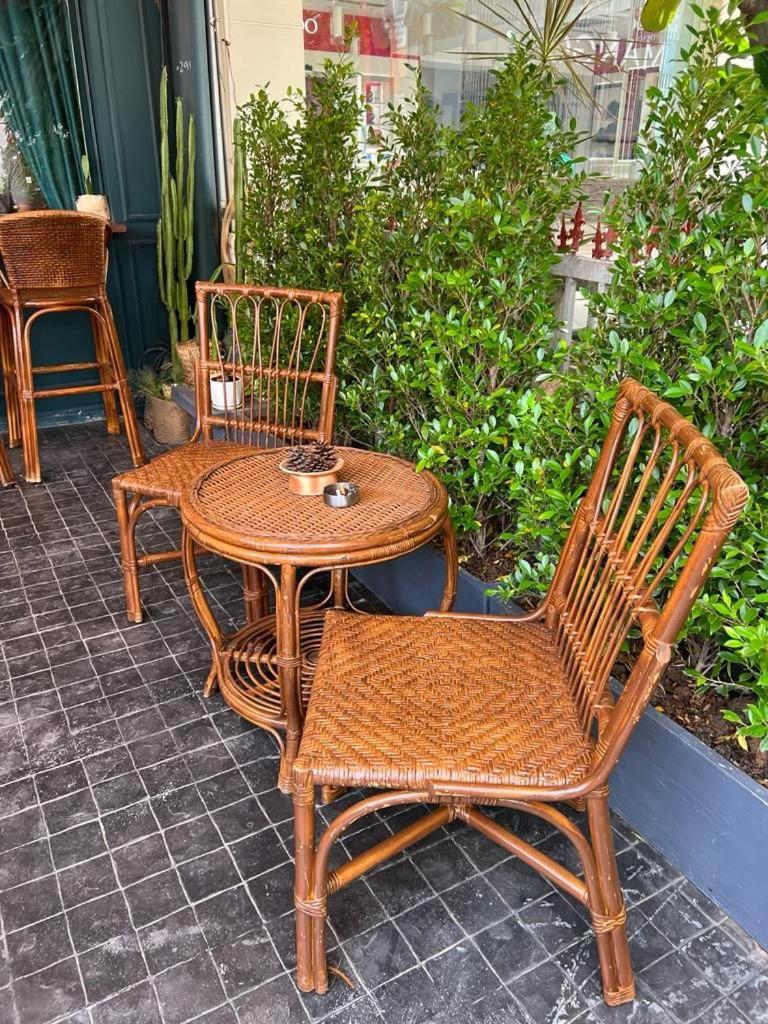 Petit Espace Boutique Hostel Вьентьян Экстерьер фото
