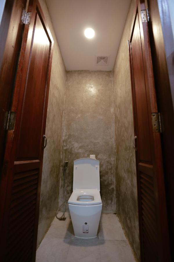Petit Espace Boutique Hostel Вьентьян Экстерьер фото