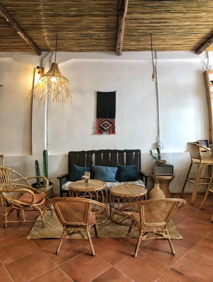 Petit Espace Boutique Hostel Вьентьян Экстерьер фото